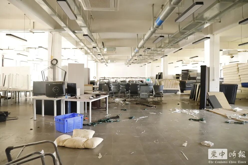 柬埔寨8号电诈园区内部曝光,墙上挂中文标语“请不要假装很努力,结果不会陪你演戏”。插图4 柬埔寨8号电诈园区内部曝光,墙上挂中文标语“请不要假装很努力,结果不会陪你演戏”。插图4