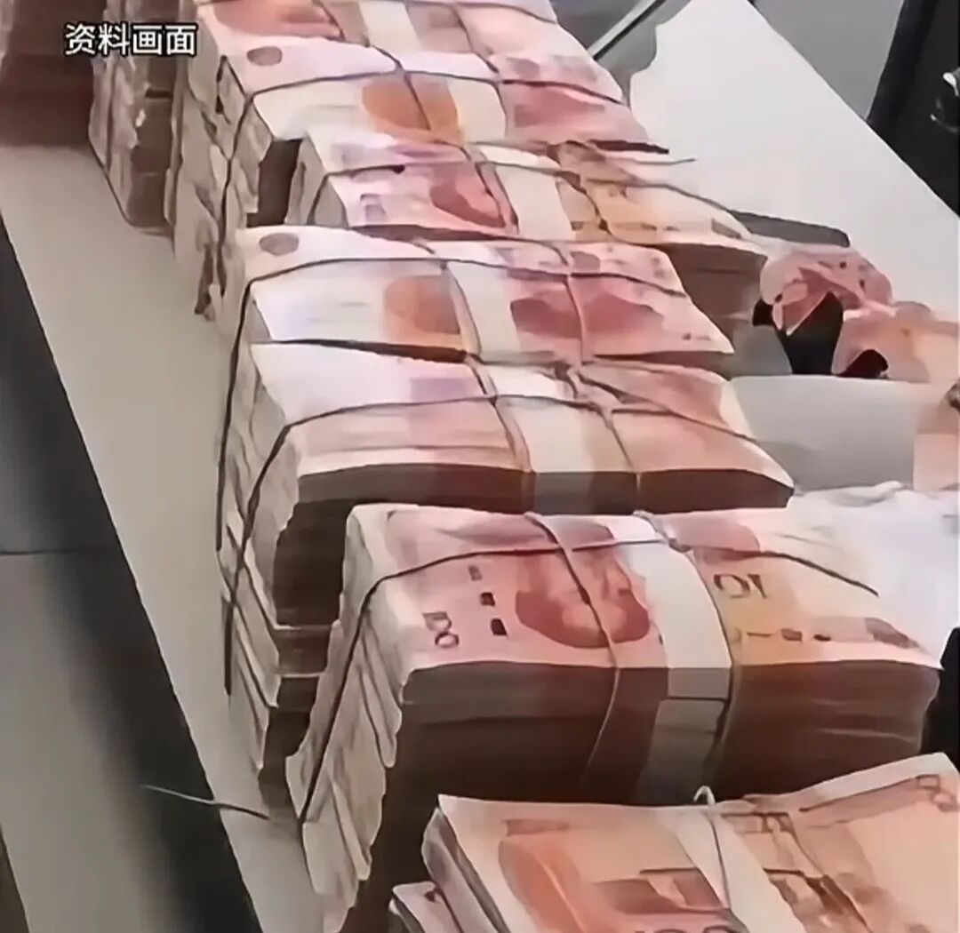 直播公司半年诈骗超千万元:男运营冒充女主播诱骗“榜一大哥”刷礼物,一女主播获利2.2万获刑一年插图1 直播公司半年诈骗超千万元:男运营冒充女主播诱骗“榜一大哥”刷礼物,一女主播获利2.2万获刑一年插图1